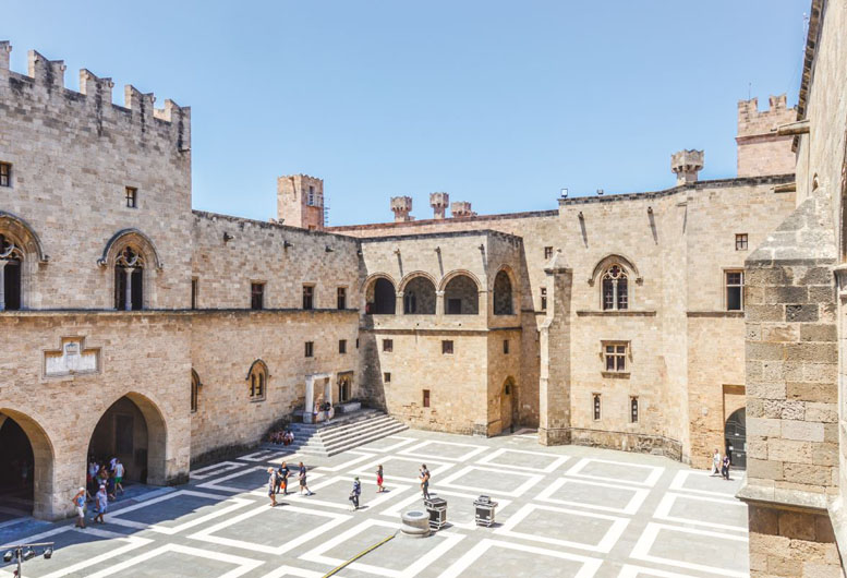 Excursion Walking tour in the Medieval City of Rhodes 2